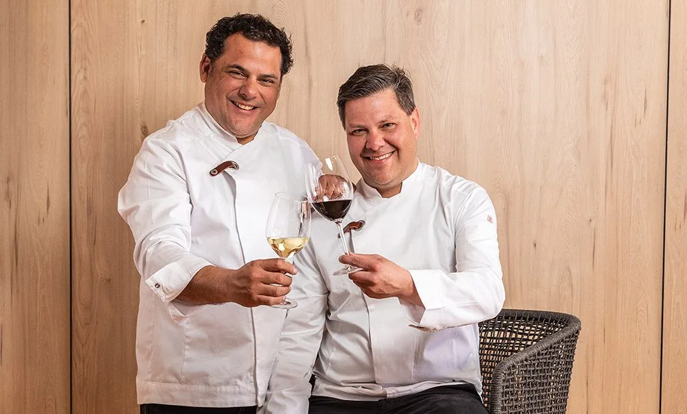 GASTRONOMIA-HOME-Ismael-Lastra-y-Tomas-Saldivia-Bodega-1883-by-Aurea-chefandhotel