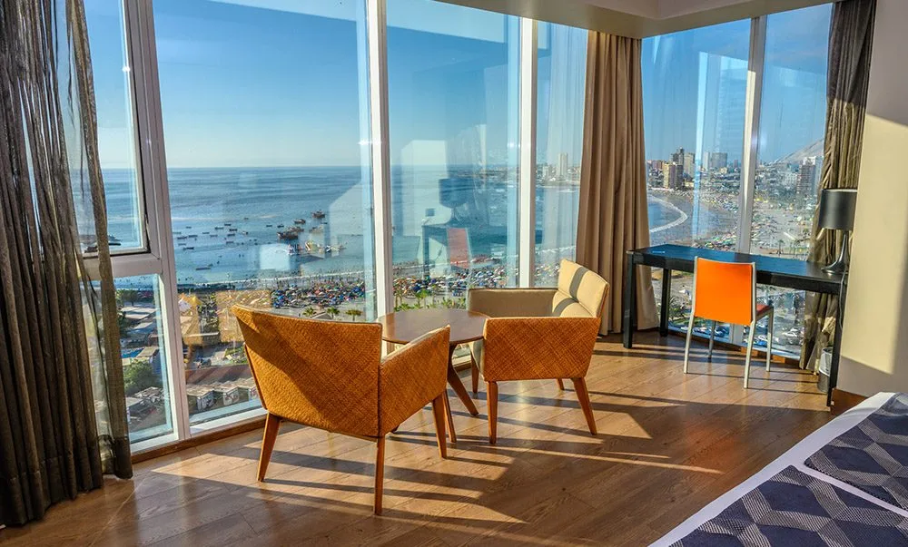 HOTELERIA-HOME-Terrado-Hoteles-Fiestas-Patrias-2025-chefandhotel